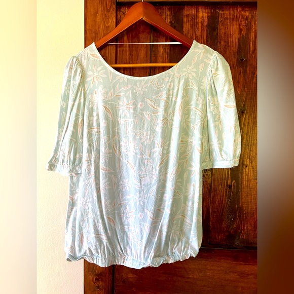 Floral Top - Picture 1 of 3